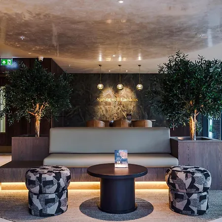 アパート 3 Bed Flat - Centre - Free Parking リーズ