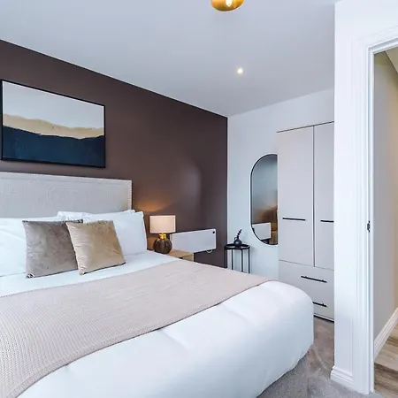 3 Bed Flat - Centre - Free Parking 利兹