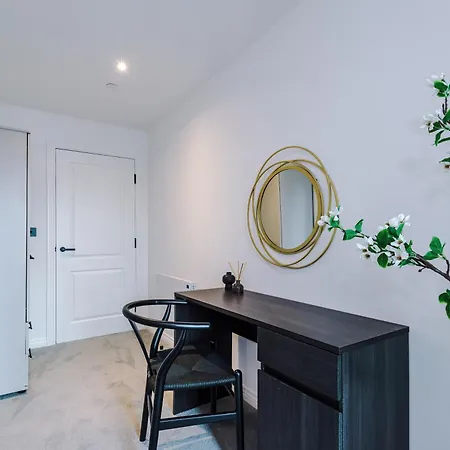 3 Bed Flat - Centre - Free Parking 利兹