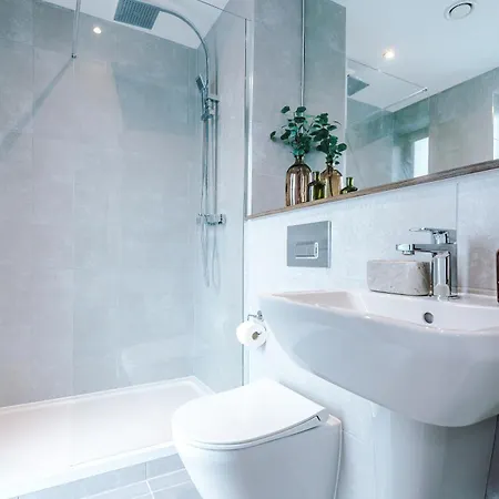 公寓 3 Bed Flat - Centre - Free Parking *
