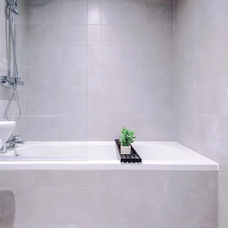3 Bed Flat - Centre - Free Parking * 利兹