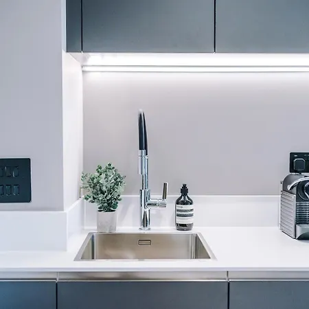 アパート 3 Bed Flat - Centre - Free Parking リーズ