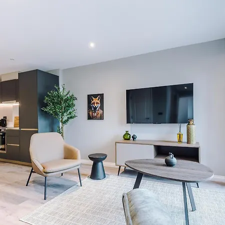 3 Bed Flat - Centre - Free Parking * 利兹
