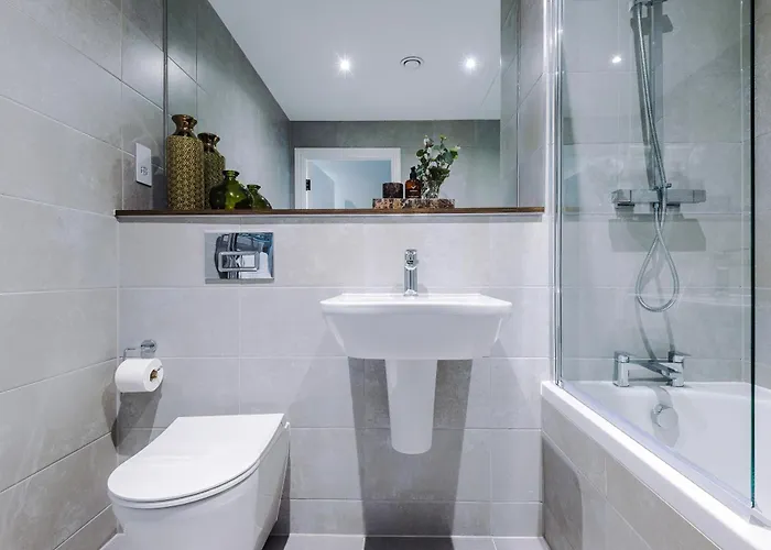 3 Bed Flat - Centre - Free Parking * Leeds (West Yorkshire)