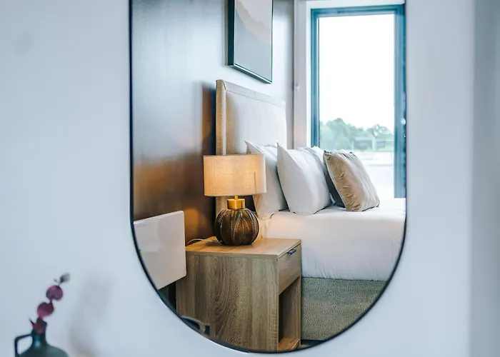 Lägenhet 3 Bed Flat - Centre - Free Parking *