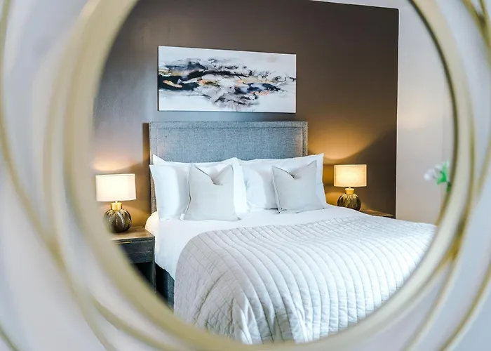 3 Bed Flat - Centre - Free Parking * Leeds (West Yorkshire)