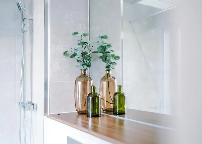 Lägenhet 3 Bed Flat - Centre - Free Parking *