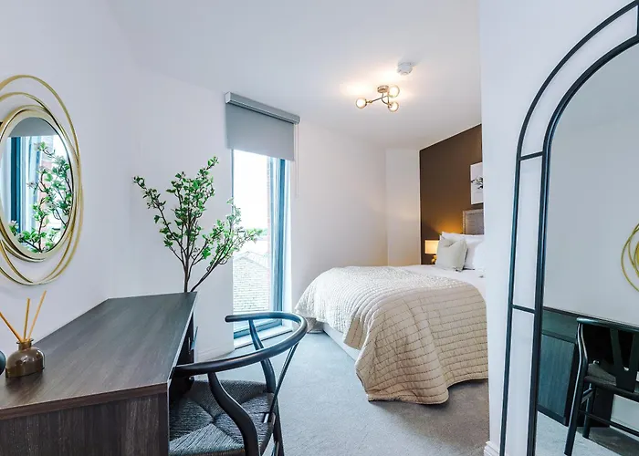 Lägenhet 3 Bed Flat - Centre - Free Parking