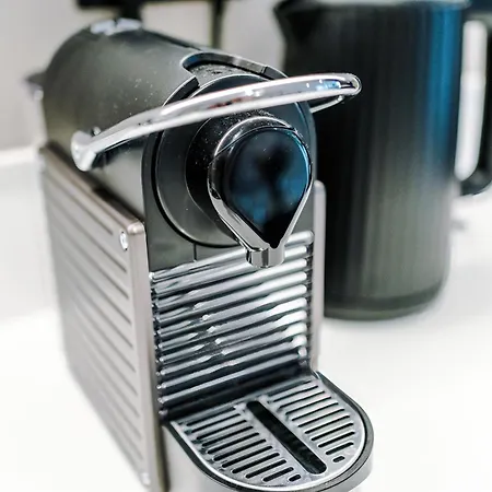 3 Bed Flat - Centre - Free Parking