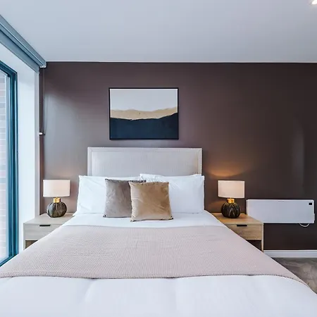 公寓 3 Bed Flat - Centre - Free Parking *