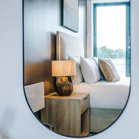 公寓 3 Bed Flat - Centre - Free Parking *