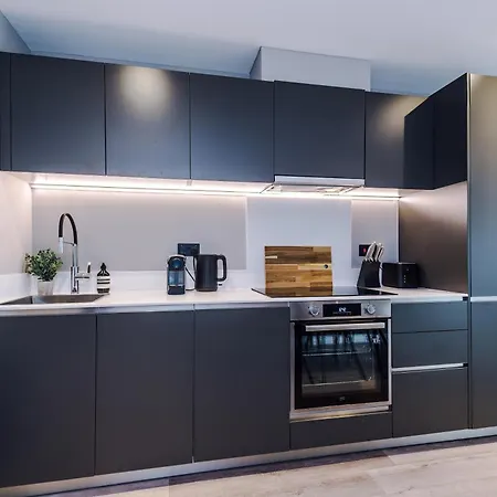 3 Bed Flat - Centre - Free Parking 利兹